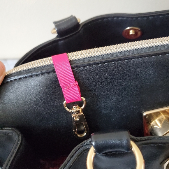 Betsey Johnson black tote with donut shape metal closure - Picture 14 of 15